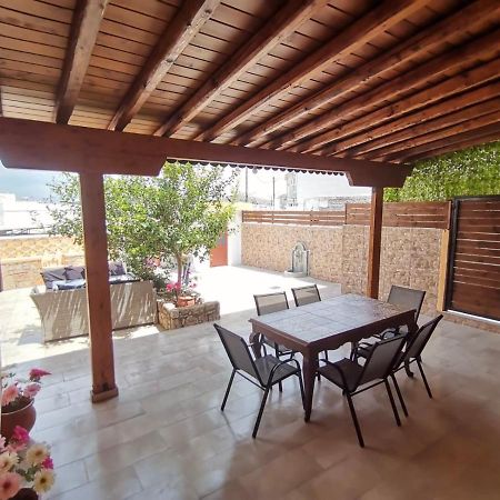 Archangelos Family House ภายนอก รูปภาพ