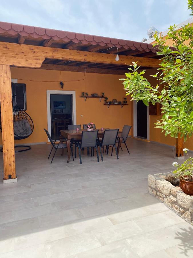 Archangelos Family House ภายนอก รูปภาพ